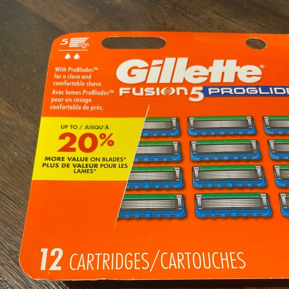 Men’s Gillette Fusion5 ProGlide Razor Blade Refills ~ 12 Cartridges - Picture 2 of 3
